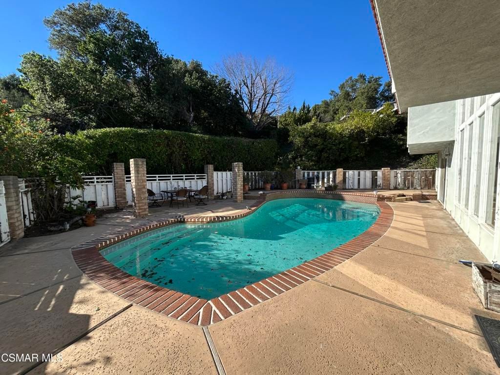 Photo of 1035 Brookview Avenue, Westlake Village, CA 91361 (MLS # 226000230)