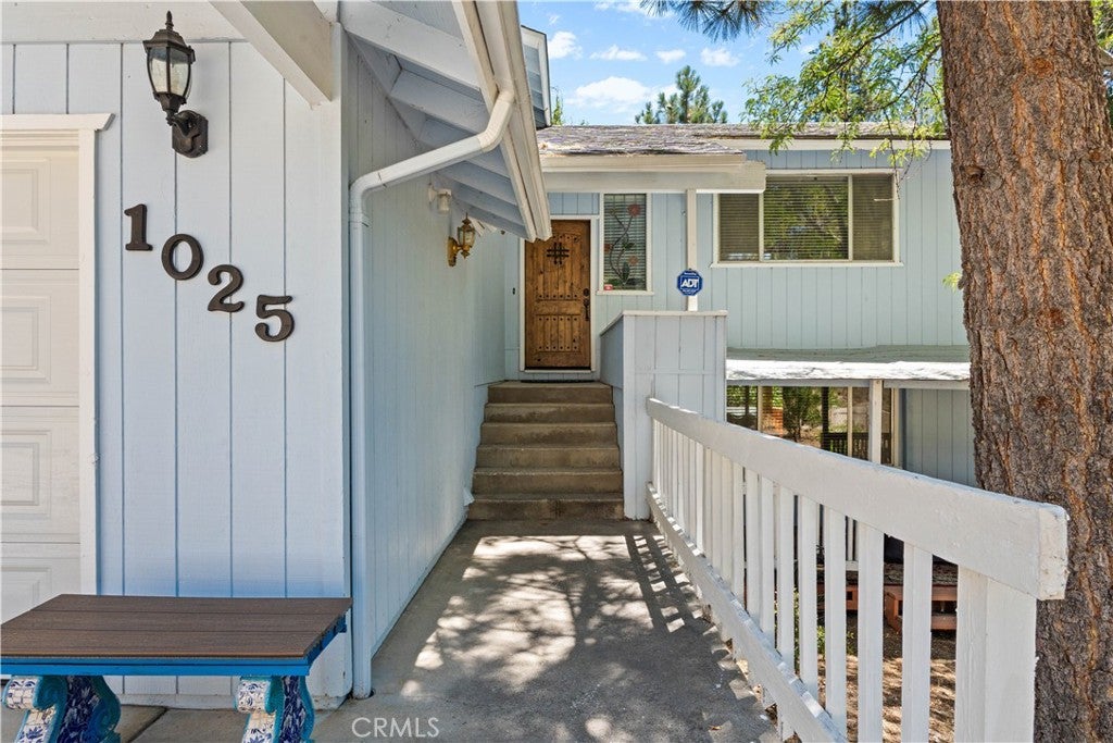 1025 Rivera