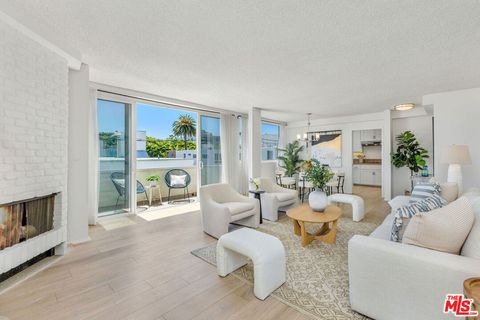 Photo of 930 3rd Street #307, Santa Monica, CA 90403 (MLS # 25570691)