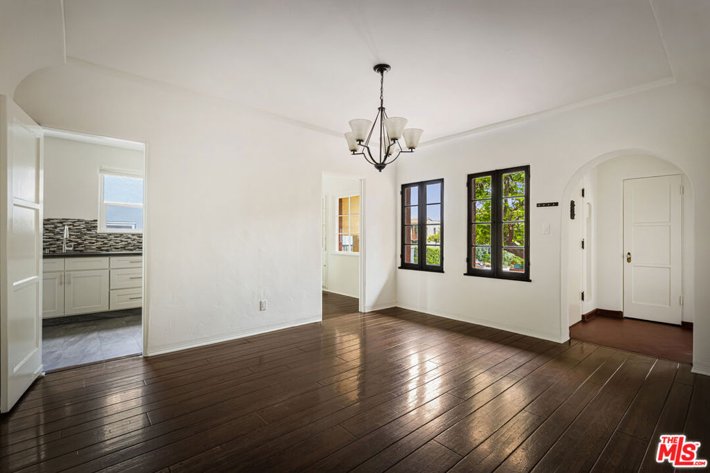 844 S Curson Avenue