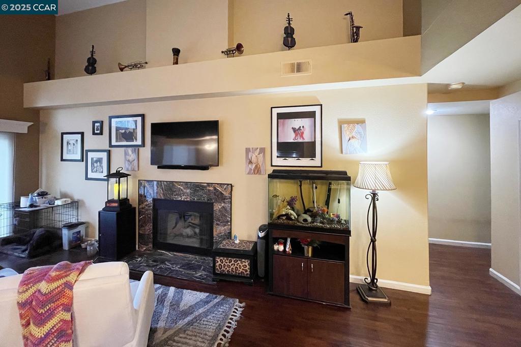 CASTRO HEIGHTS - Residential