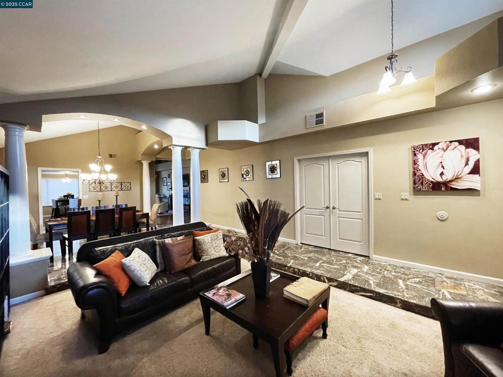 CASTRO HEIGHTS - Residential