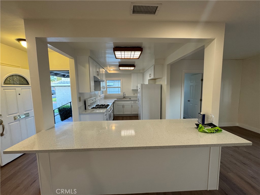 El Palacio Condo (ELPC) - Residential Lease