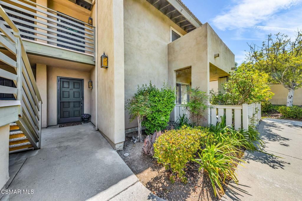 Photo of 224 Oakleaf Drive #102, Thousand Oaks, CA 91360 (MLS # 225005169)