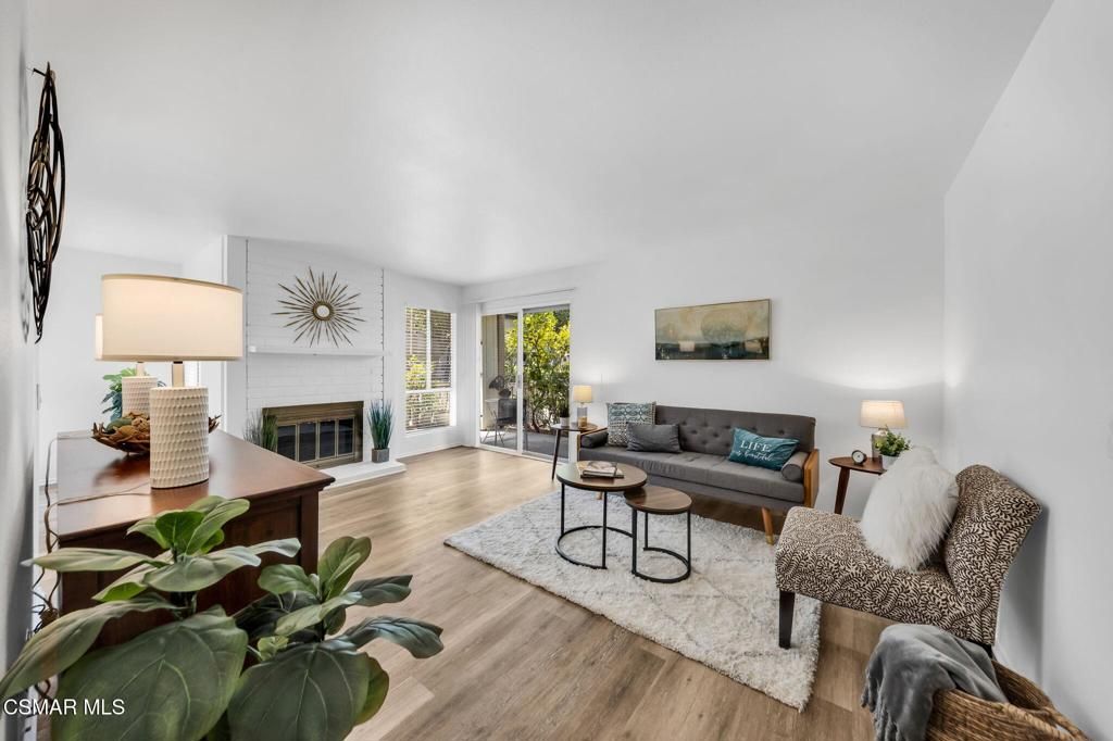 Photo of 224 Oakleaf Drive #102, Thousand Oaks, CA 91360 (MLS # 225005169)