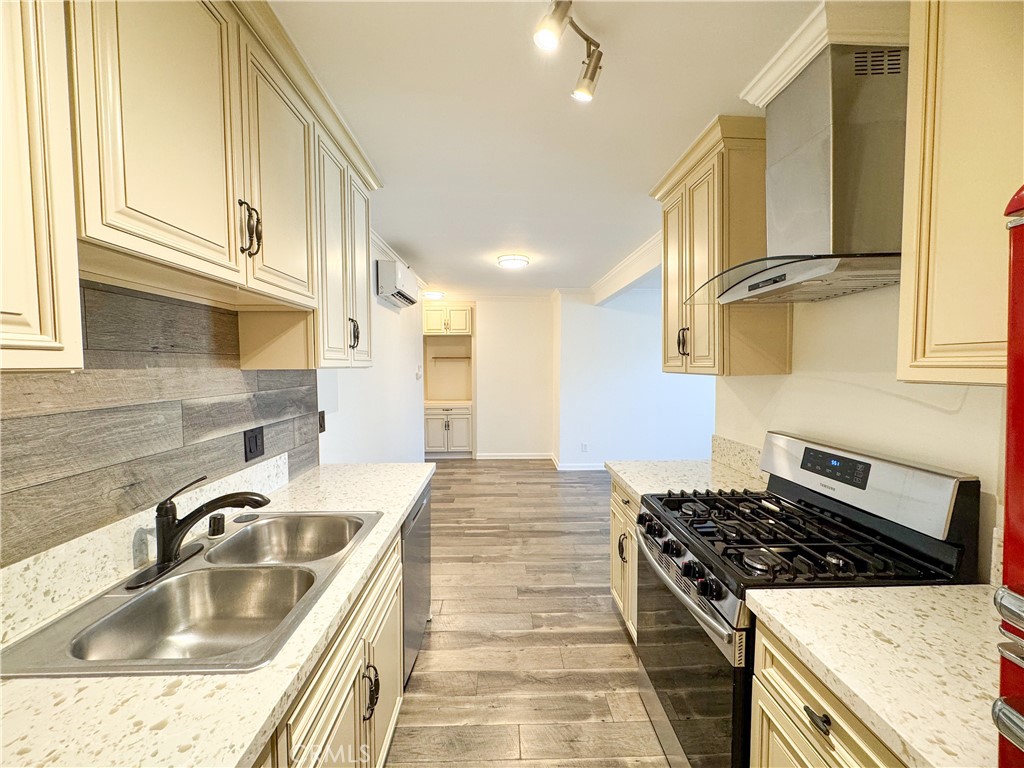 Welcome to comfort and convenience in the heart of Canoga Park! This charming 1-bedroom condo is a rare gem at just $329,998—perfect for first-time buyers, savvy investors, or anyone looking to downsize without compromise. With serene landscaping, secure gated entry, and a well-maintained complex, this is an unbeatable opportunity to own in the Valley!
Don’t miss the opportunity to own this turnkey condo in one of the San Fernando Valley’s most sought-after neighborhoods! Contact me for a showing and ask how you can purchase with just 1% down!