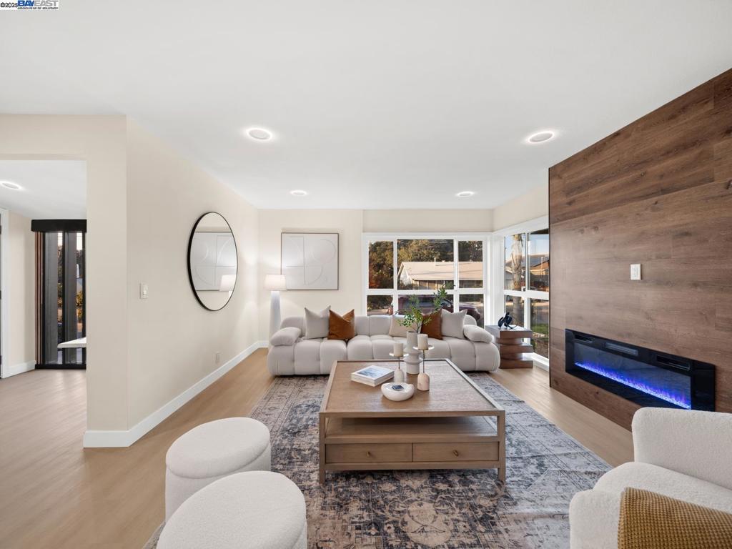 UPPER B STREET - Residential