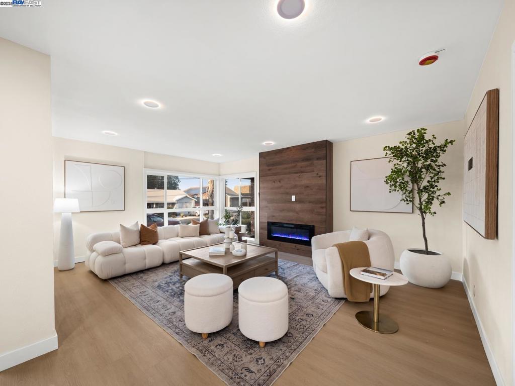 UPPER B STREET - Residential