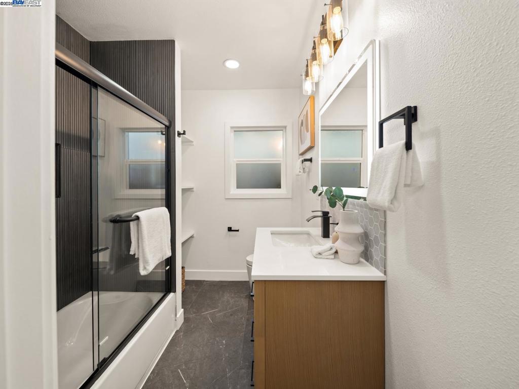 UPPER B STREET - Residential