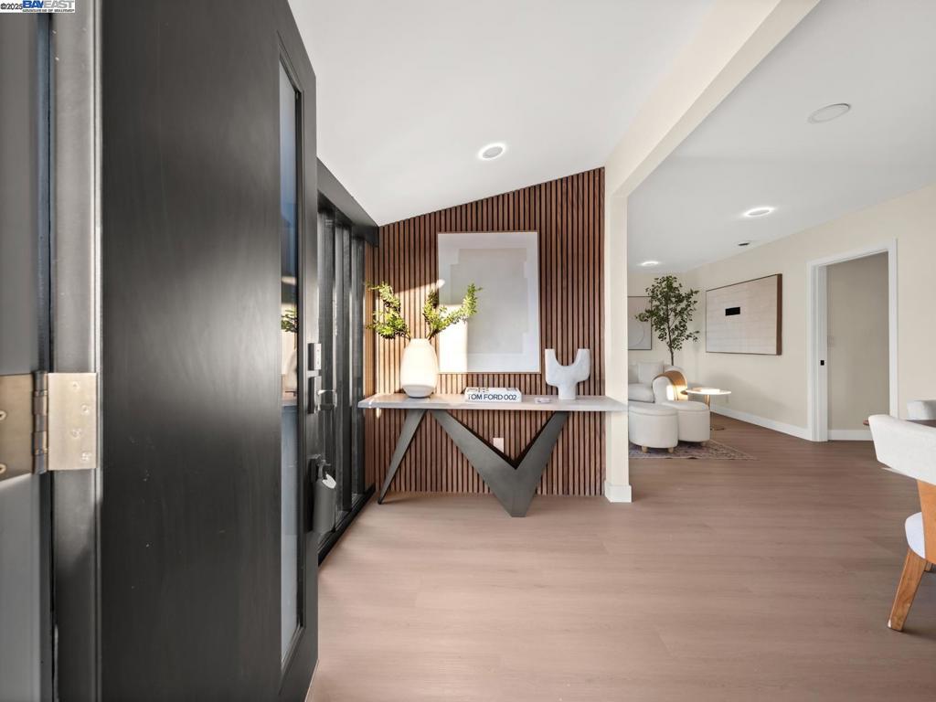 UPPER B STREET - Residential