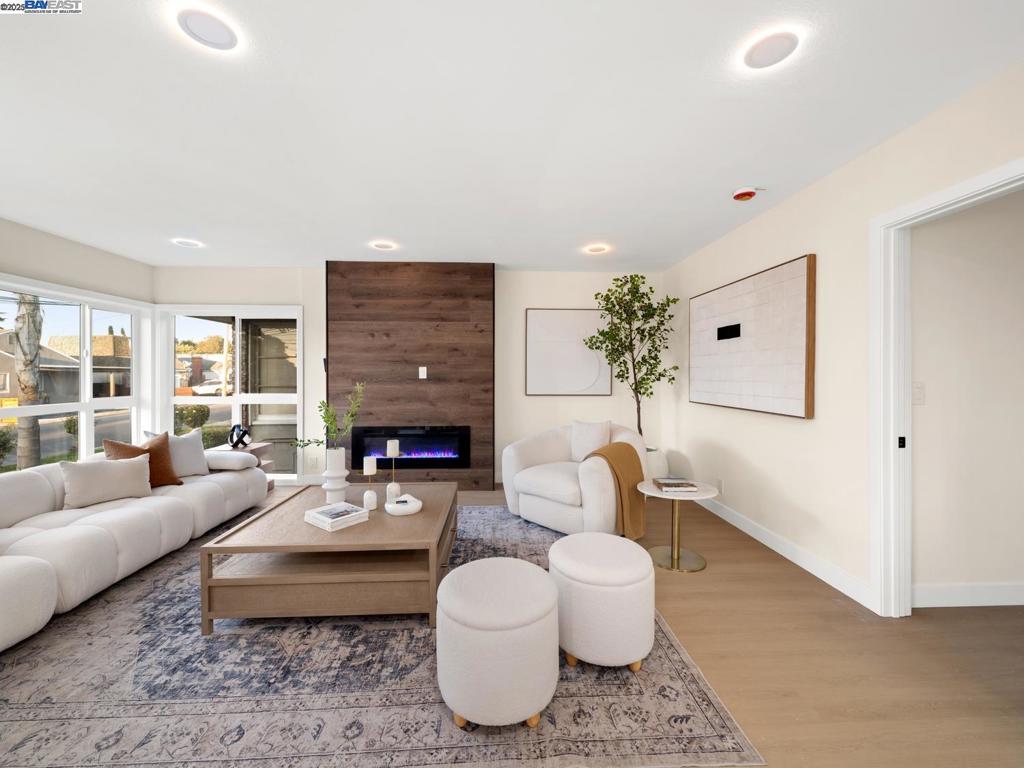 UPPER B STREET - Residential