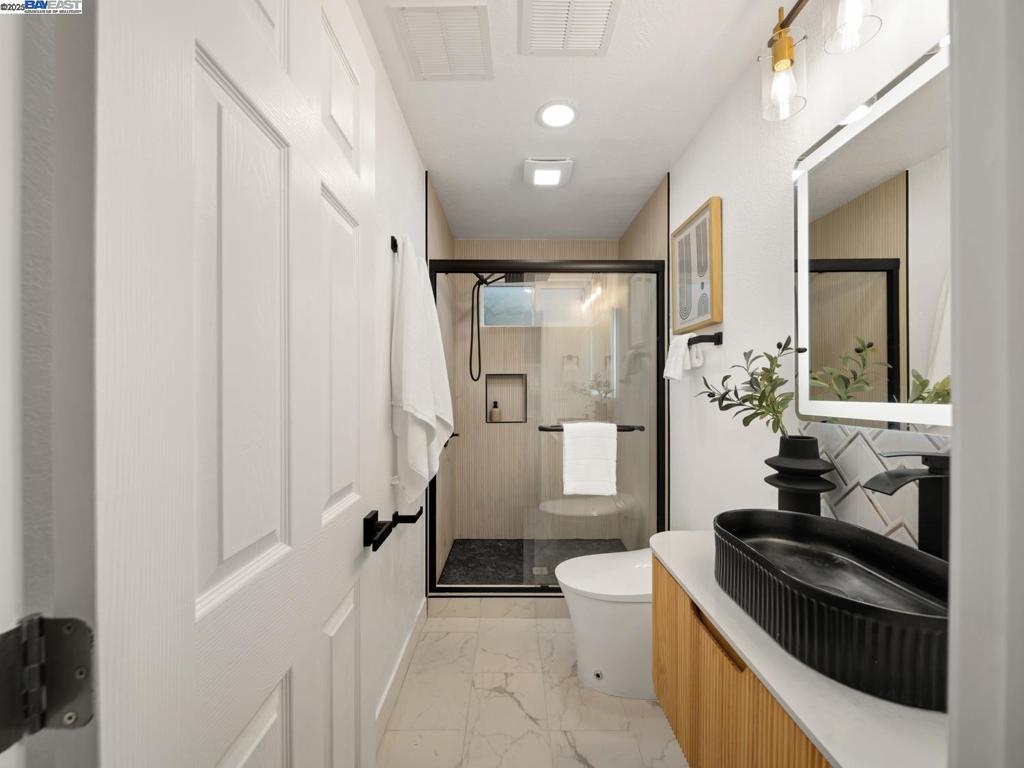 UPPER B STREET - Residential