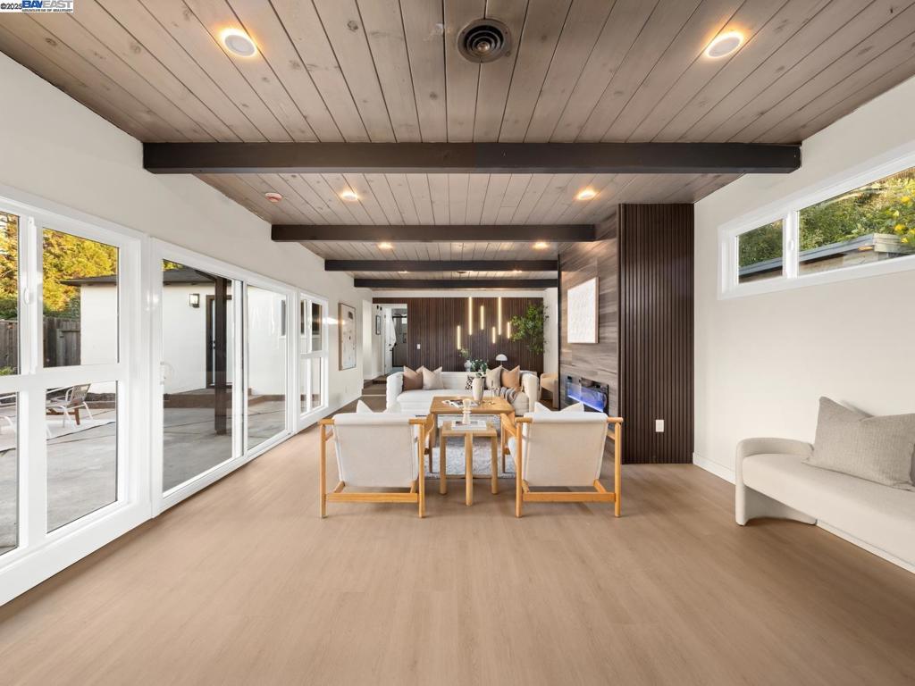 UPPER B STREET - Residential