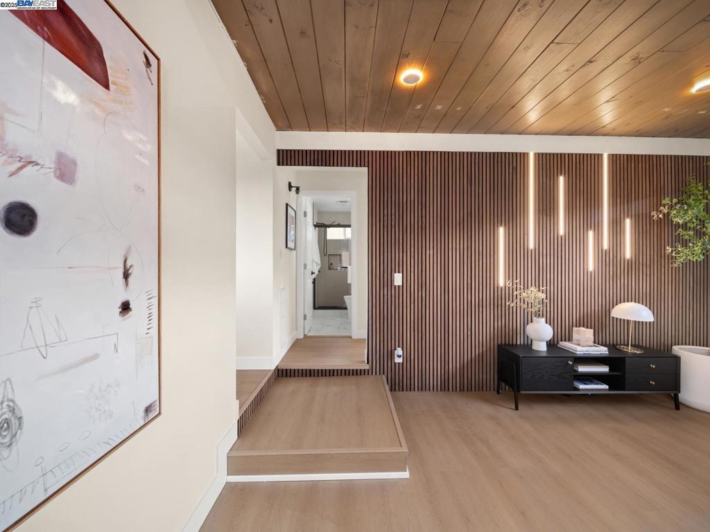 UPPER B STREET - Residential