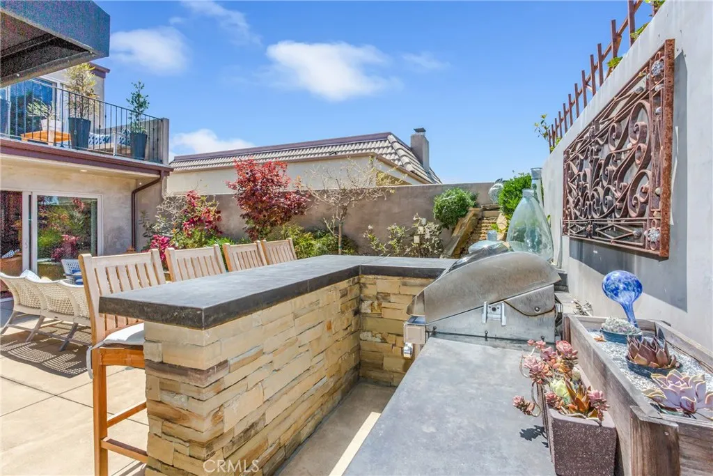 Dana Point, California 92629, United States, 4 Bedrooms Bedrooms, ,3 BathroomsBathrooms,Residential,Active,237822