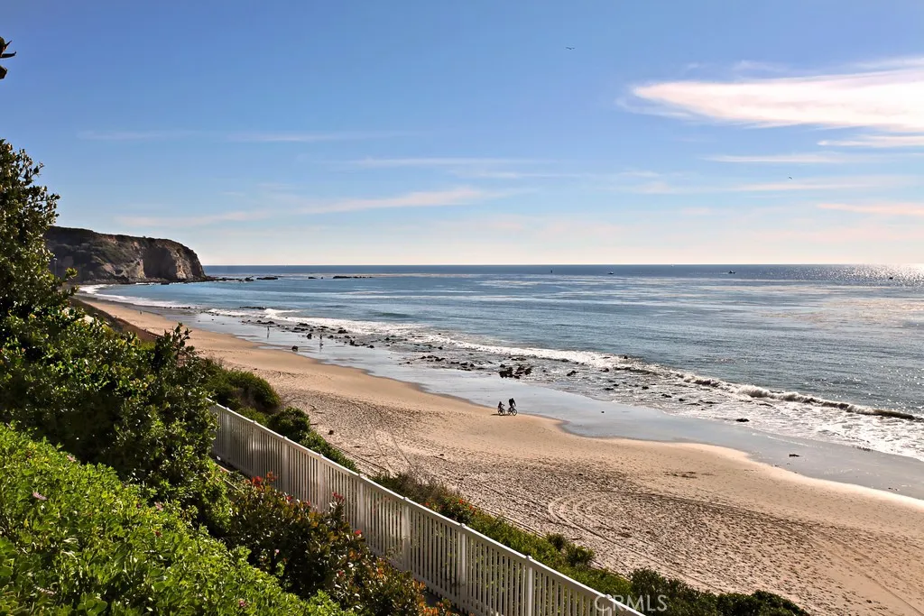 Dana Point, California 92629, United States, 4 Bedrooms Bedrooms, ,3 BathroomsBathrooms,Residential,Active,237822