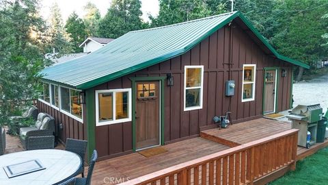 Photo of 25881 Sunset LOOP, Twin Peaks, CA 92391 (MLS # IV26099261)