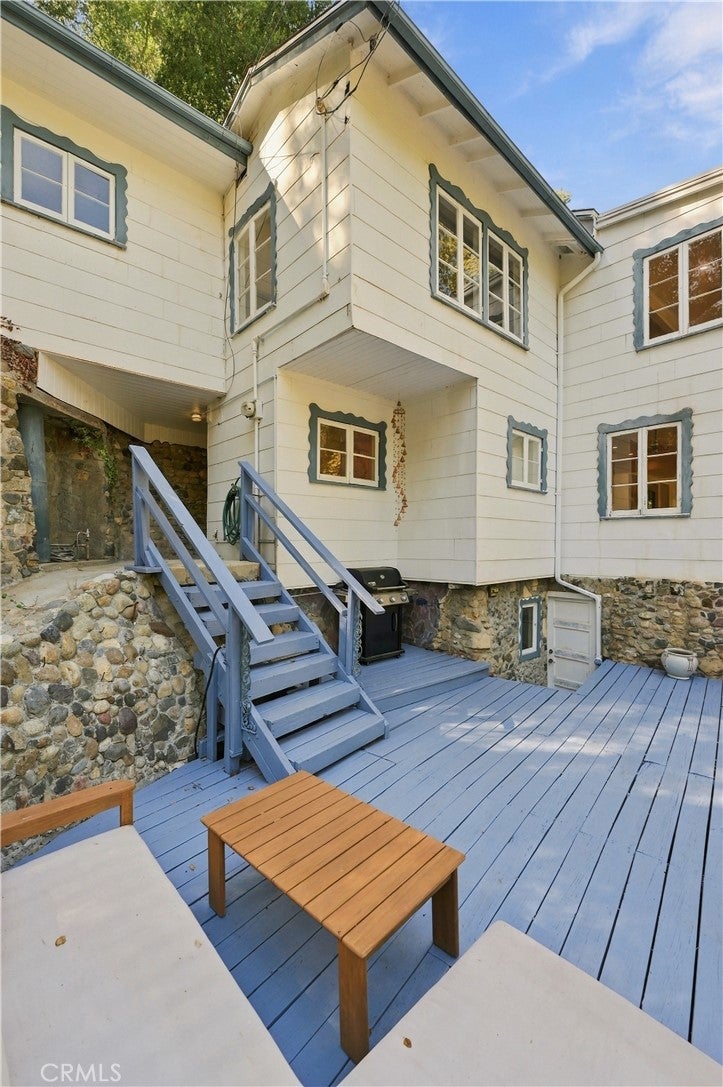 1323 Oakwood