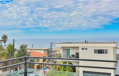 Photo of 104 Manhattan Avenue, Manhattan Beach, CA 90266 (MLS # SB26098418)