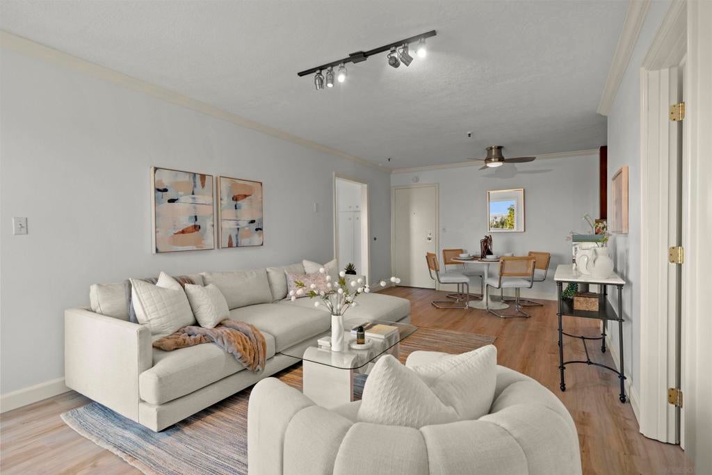 4730 Noyes St Unit 204