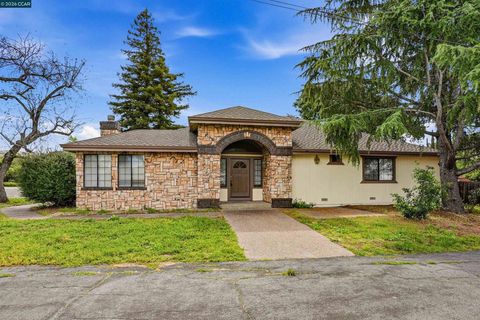 Photo of 5370 Laurel Dr, Concord, CA 94521 (MLS # 41132474)