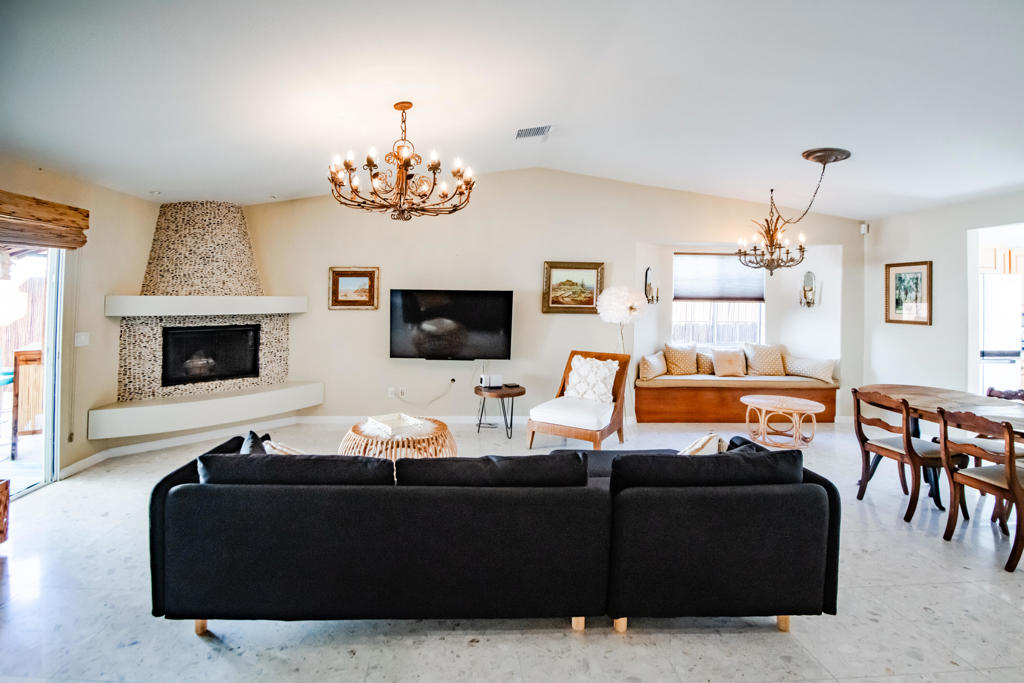 54065 Avenida Vallejo