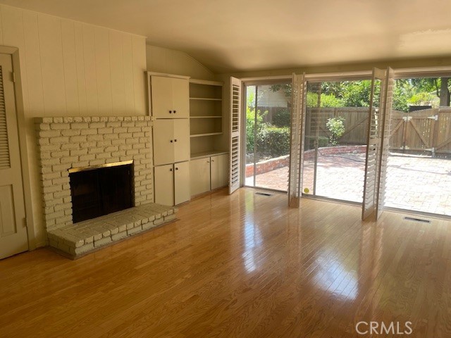 356 W 8th Street