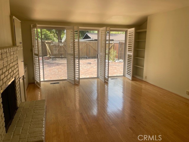 356 W 8th Street