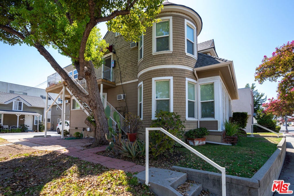 1124 Cordova Street