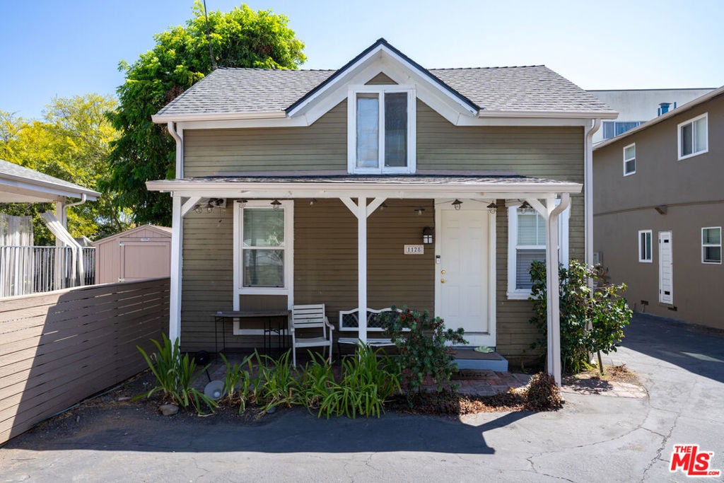 1124 Cordova Street