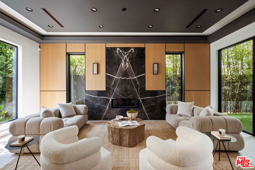 Photo of 816 N Stanley Avenue, Los Angeles, CA 90046 (MLS # 26635379)