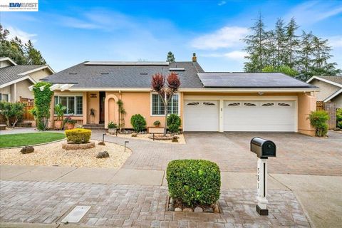 Photo of 581 Tawny Dr, Pleasanton, CA 94566 (MLS # 41129755)
