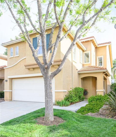 Photo of 27637 Cordovan Dr, Canyon Country, CA 91351 (MLS # SR26076822)