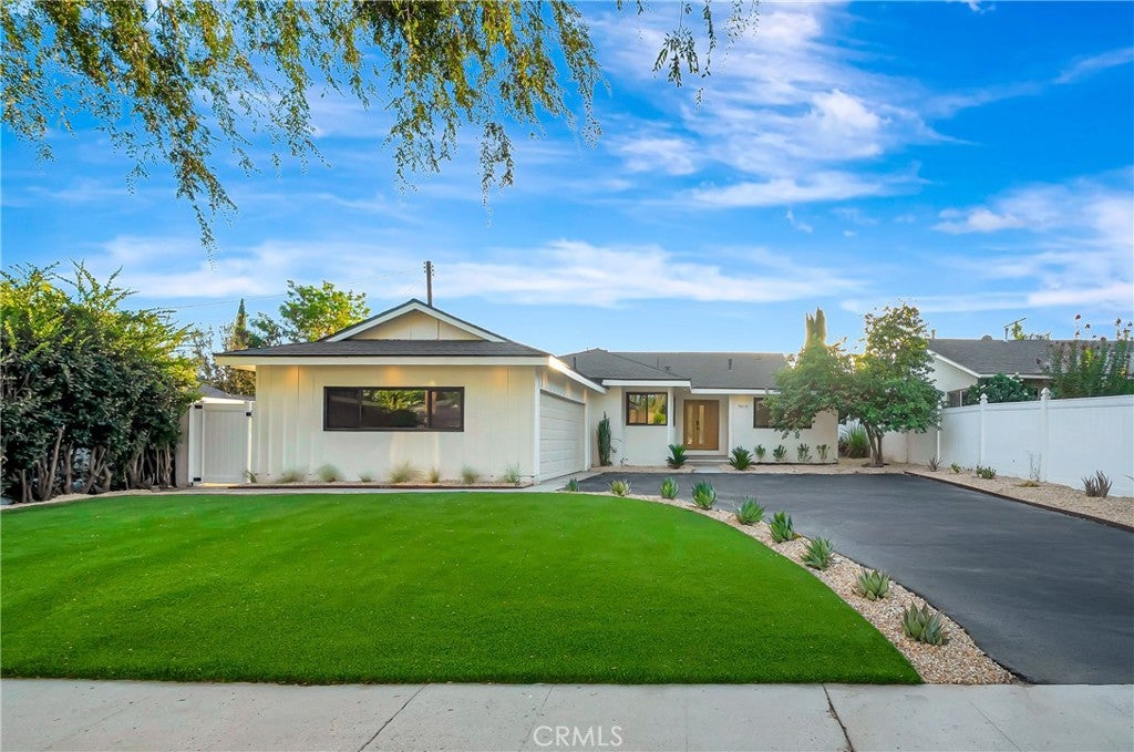 Properties 3 7915 Owensmouth
