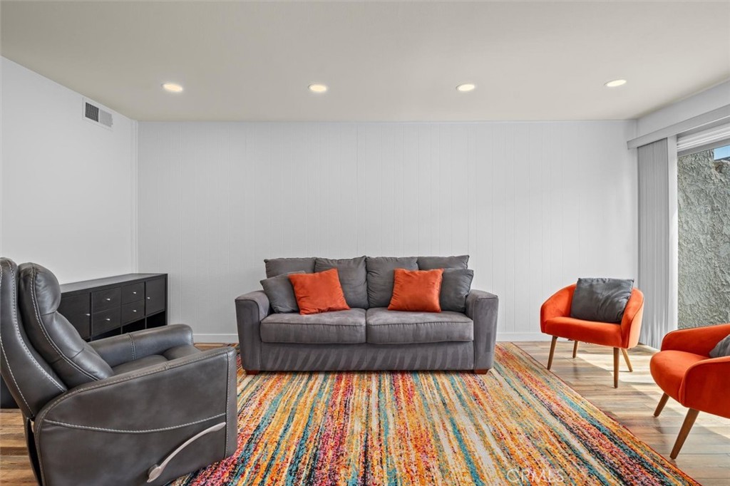 Nestled within the tranquil and private enclave of Village Square, this beautifully appointed 3-bedroom, 2-bathroom townhome offers timeless comfort and contemporary style in one of Torrance P.O.’s most desirable communities.
Bathed in natural light, the thoughtfully designed interior boasts soaring ceilings and a graceful open layout that flows seamlessly from the inviting living room to a serene private patio—an ideal setting for morning coffee, evening unwinding, or intimate gatherings.
The cozy kitchen is a chef’s delight, featuring granite countertops, stainless steel appliances, and abundant cabinetry. Upstairs, the primary suite provides a peaceful sanctuary, complete with vaulted ceilings, a spacious walk-in closet, and a spa-inspired bath. Additional features include in-unit laundry, central air conditioning, a cedar-lined closet, and a direct-access two-car garage.
Residents enjoy access to resort-style amenities including a pool, relaxing hot tub, and well-maintained sports courts—all set within a beautifully landscaped, gated community just moments from great schools, fine dining, and the pristine beaches of the South Bay.