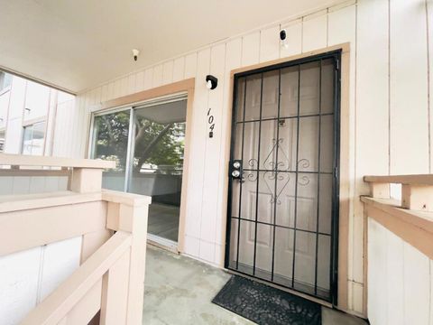 Photo of 25164 Copa Del Oro Drive Drive #104, Hayward, CA 94545 (MLS # ML82035783)