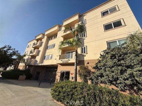 Photo of 13525 Vanowen Street #301, Van Nuys, CA 91405 (MLS # SR25250211)