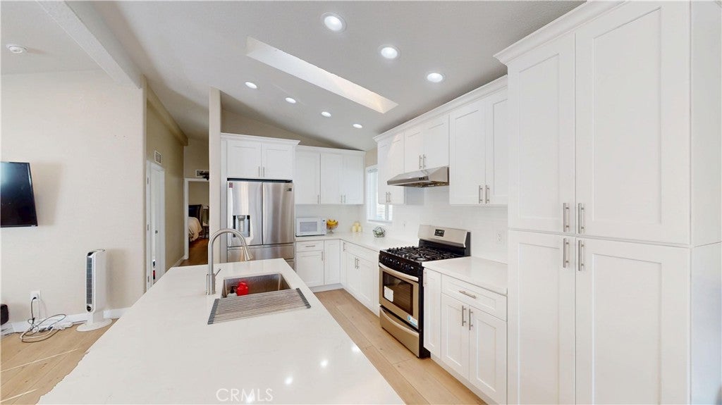 15621 Beach Boulevard 111