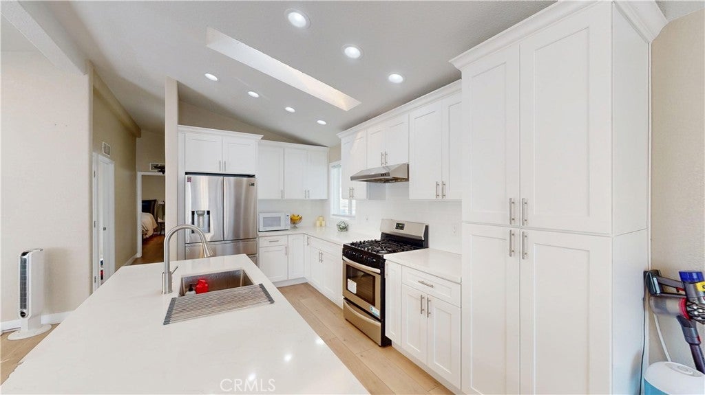 15621 Beach Boulevard 111