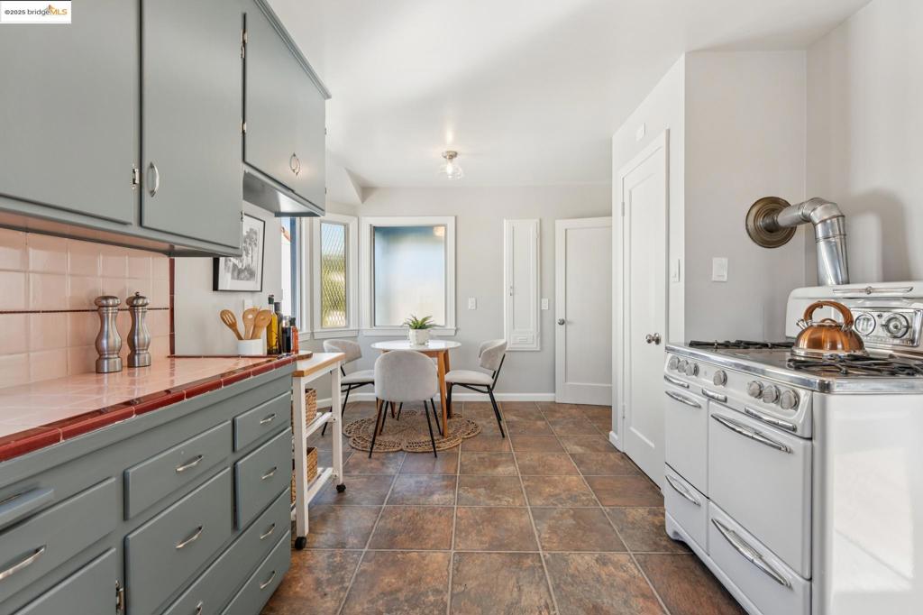 EL CERRITO - Residential