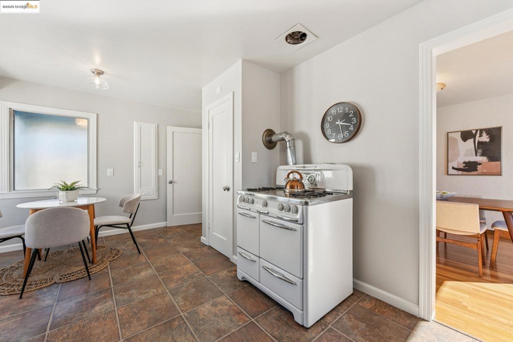 EL CERRITO - Residential