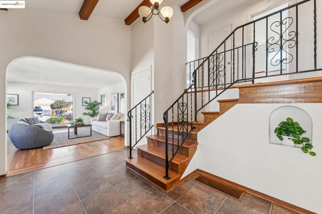 EL CERRITO - Residential