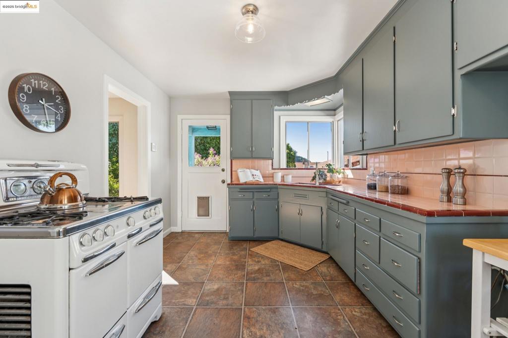 EL CERRITO - Residential