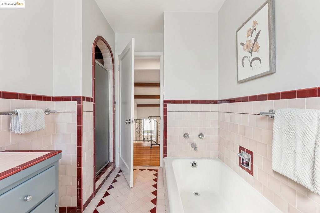 EL CERRITO - Residential