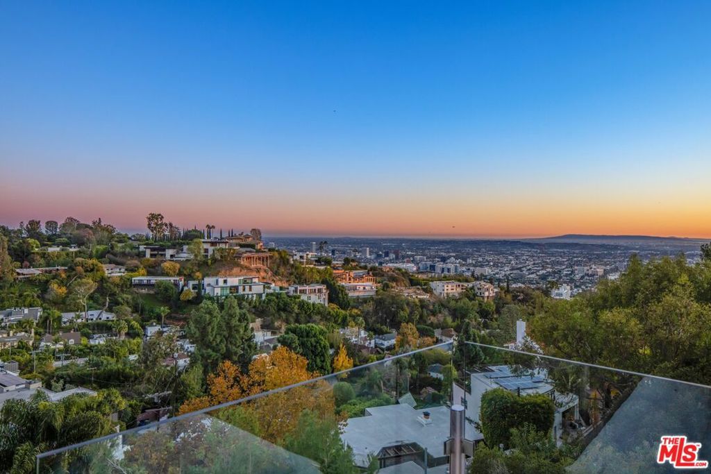 Photo of 9318 Warbler Way, Los Angeles, CA 90069 (MLS # 25553529)