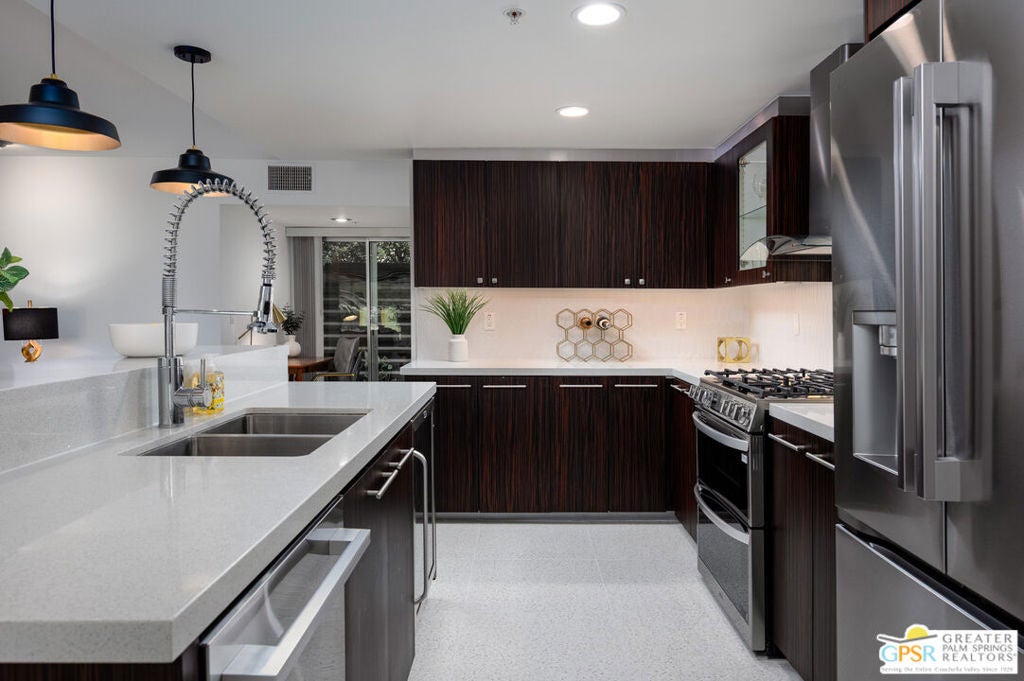 588 E San Lorenzo Road 106