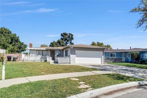 Photo of 2551 W Rome, Anaheim, CA 92804 (MLS # CV26111555)