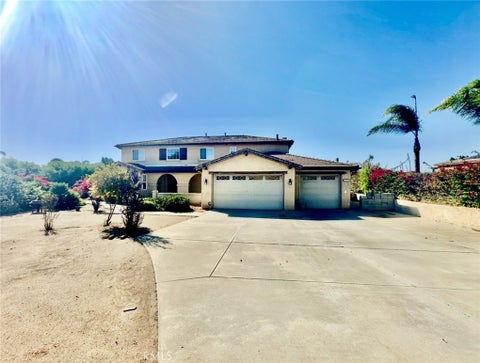 Photo of 17881 Canyonwood Drive, Riverside, CA 92504 (MLS # IV26212030)