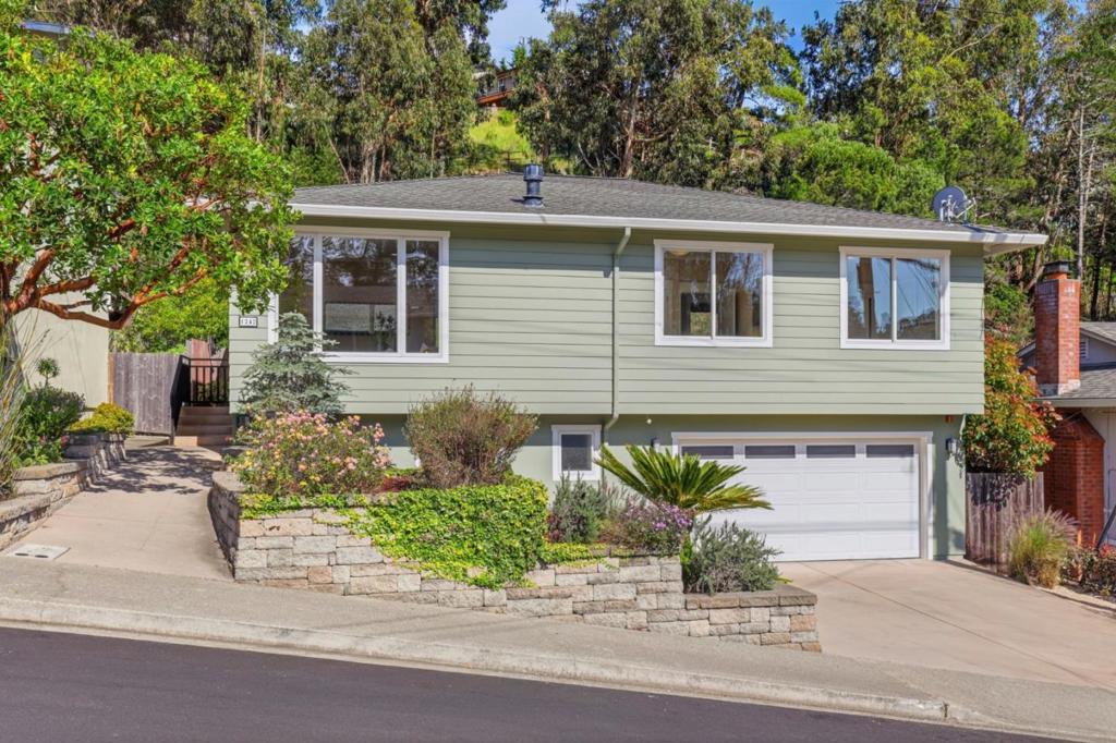 1242 Aspen Drive