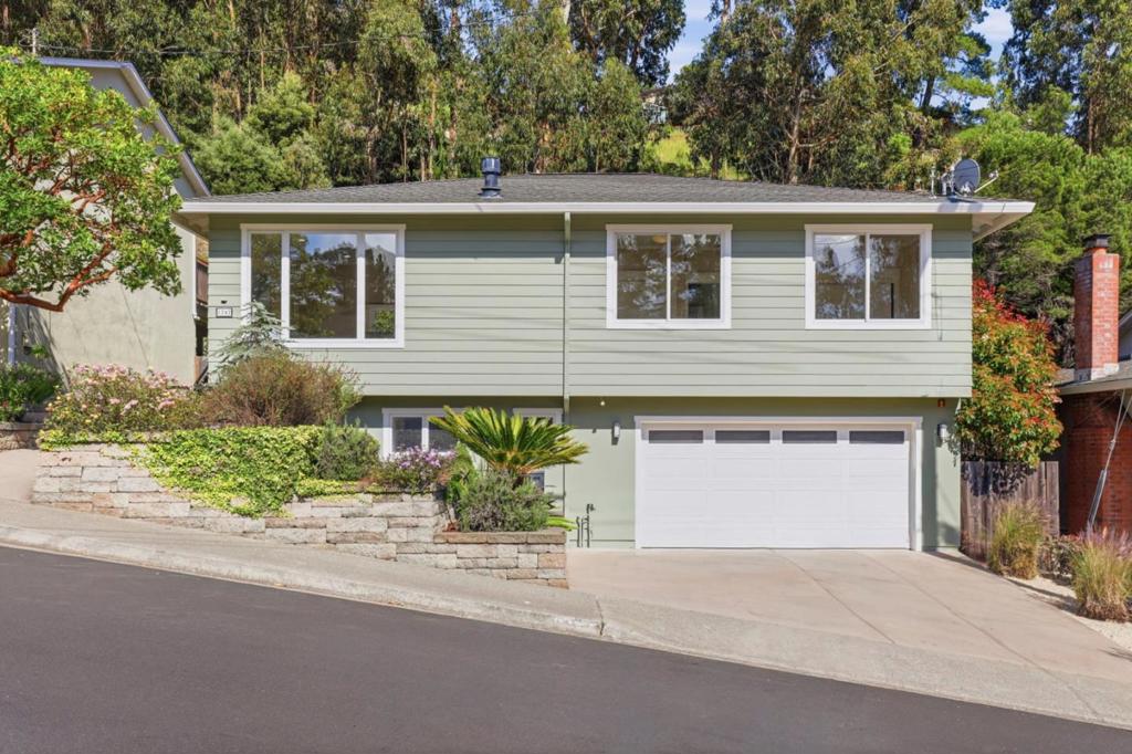 1242 Aspen Drive